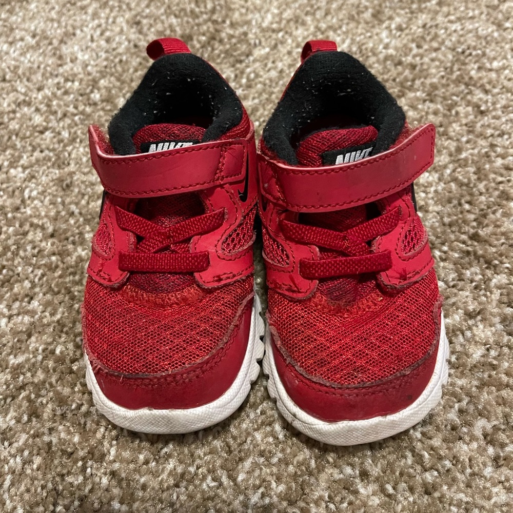 Nike toddler shoes